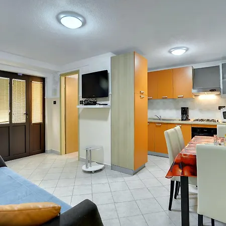 In Bak I With Pool And Playground