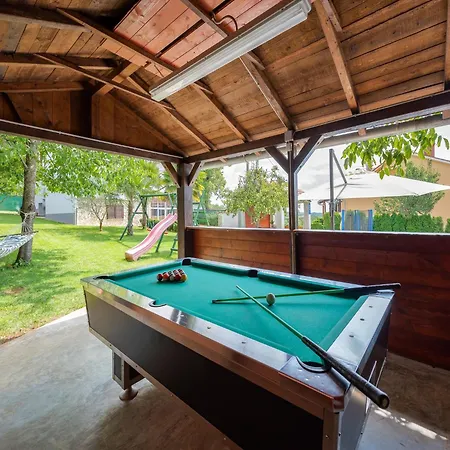 In Bak I With Pool And Playground *