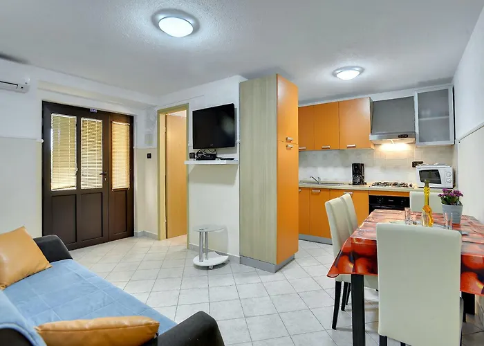 In Bak I With Pool And Playground