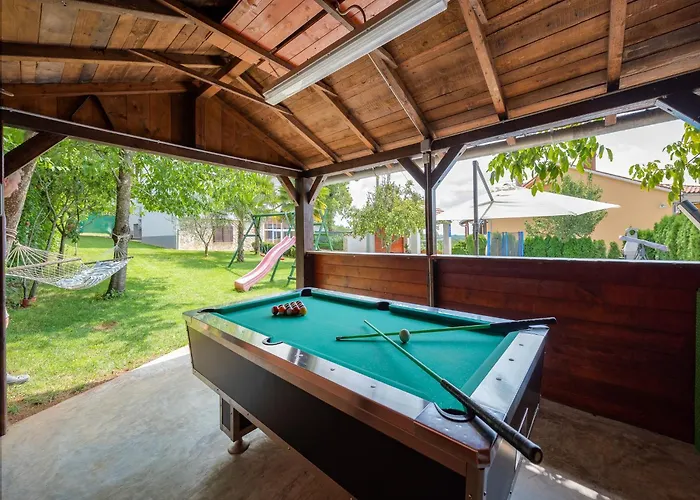 In Bak I With Pool And Playground *