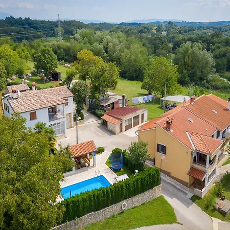 In Bak I With Pool And Playground Vikendica *