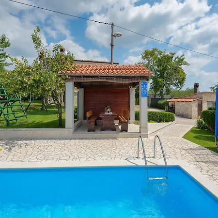 In Bak I With Pool And Playground * Lindar