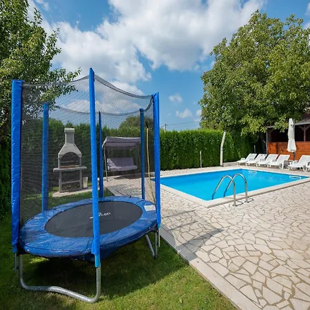 In Bak I With Pool And Playground
