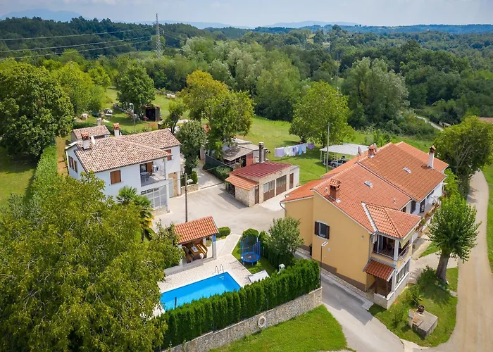 In Bak I With Pool And Playground Vikendica *