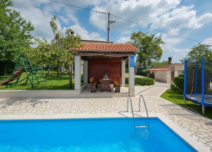 In Bak I With Pool And Playground * Lindar