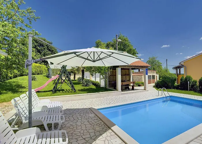 In Bak I With Pool And Playground Vikendica *