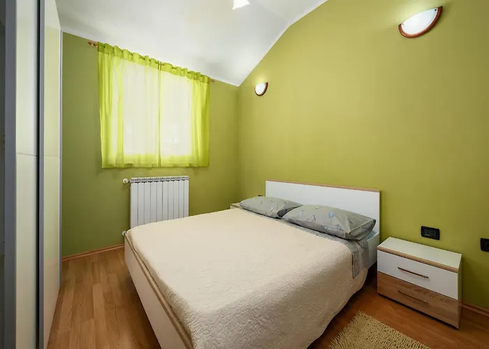 Vikendica In Bak I With Pool And Playground *