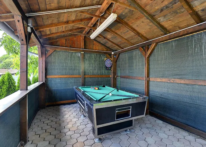 In Bak I With Pool And Playground *