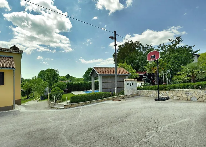 In Bak I With Pool And Playground *